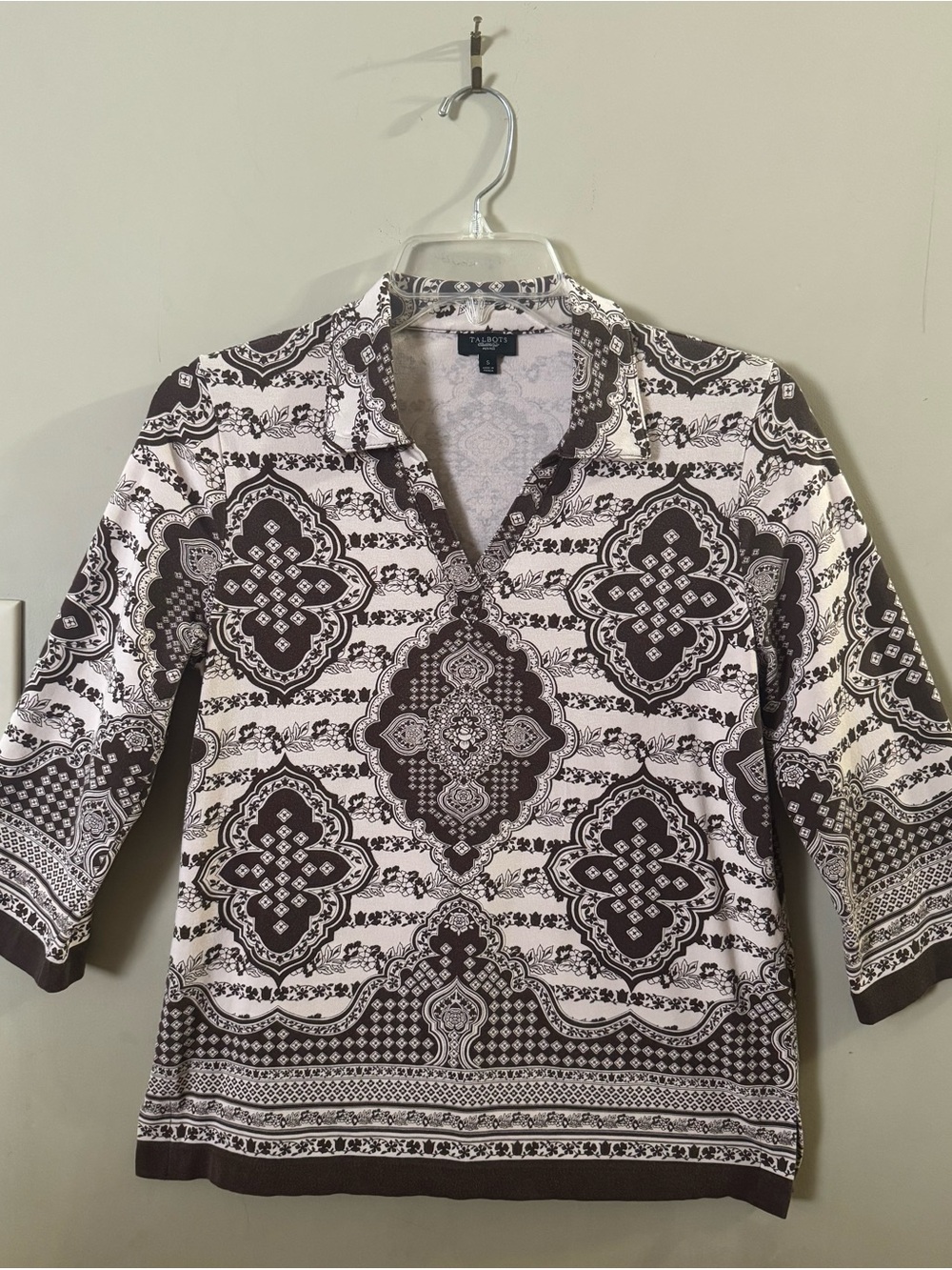 Talbots Medallion Print V-Neck Collared Top Size S